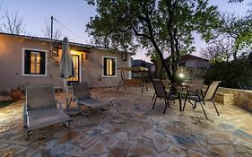 Mika'S Valley View House